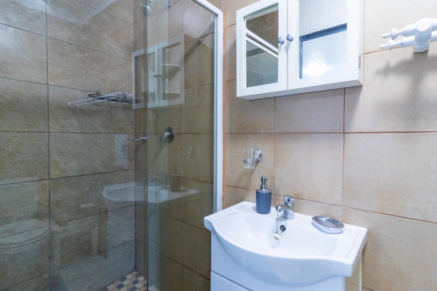 5 Bedroom Property for Sale in De Kelders Western Cape